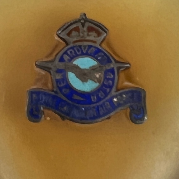 Vintage WWII Royal Canadian Air Force Pilot Lucite Sweetheart Heart Pendant 40's - Picture 2 of 9